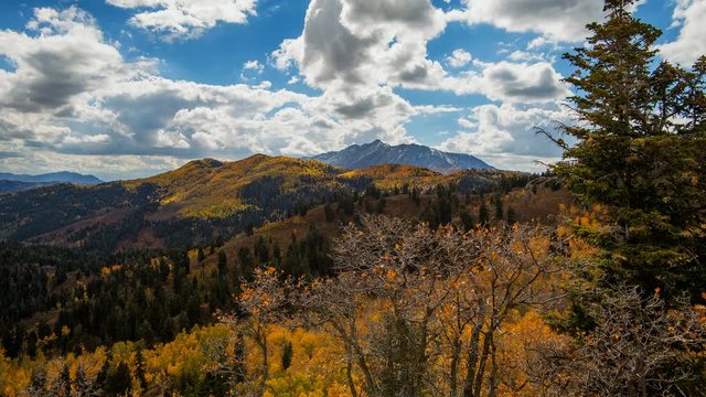 Wide time lapse of Mount Nebo during Fall
