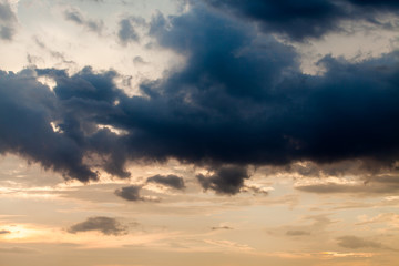 Obraz premium colorful dramatic sky with cloud at sunset