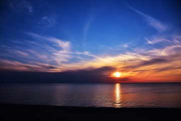 Fototapeta na wymiar Sunset on the bay