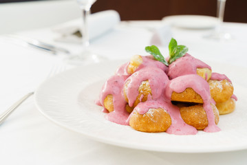 Profiteroles with cream