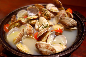 あさりの白ワイン蒸し