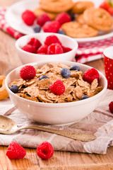 Breakfast with wholegrain cereals. 