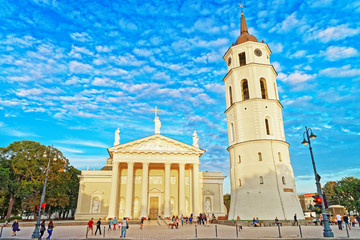 Obraz premium Cathedral Square and Belfry of Old town of Vilnius