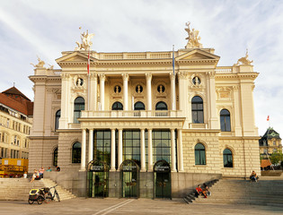 Fototapeta na wymiar Opera House in Zurich old city center