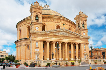 Fototapeta na wymiar Rotunda Dome church of Mosta Malta