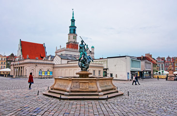 Obraz premium Neptune fountain on Old Market Square of Poznan