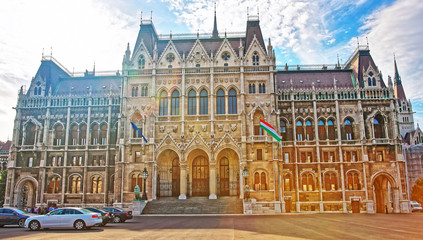 Naklejka premium Hungarian Parliament house at Budapest sunny