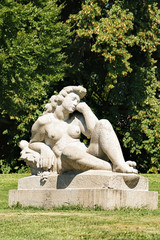 Fototapeta na wymiar Statue of naked woman Reymond Casimir in Lausanne