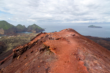 Blick vom Vulkan Eldfell auf den Westmännerinseln, Island