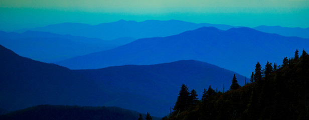 smokey mountain top green blue