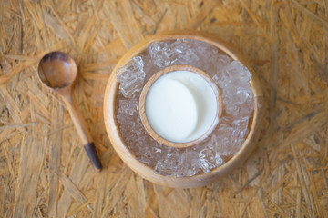 Pudding milk with ice