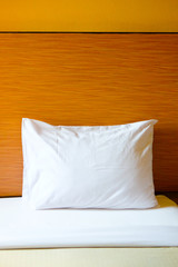 Fototapeta na wymiar Close up white bedding sheets and pillow