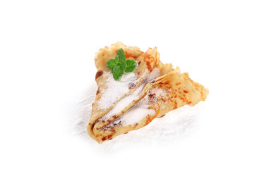 crêpe au sucre isolé sur fond blanc