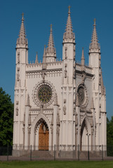 Fototapeta premium Gothic Chapel in Alexandria Park in Peterhof, Russia.