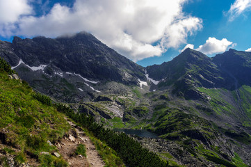 Obraz premium The scenic trail in the High Tatras