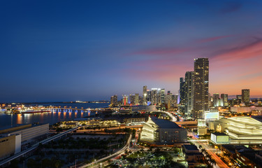 Fototapeta na wymiar Miami downtown at night