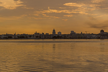 Fototapeta premium Sunset and skyline of the city of Havana. Cuba