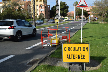 Panneau provisoire circulation alternée