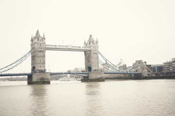 Fototapeta na wymiar London Close-Up view of Tower Bridge 