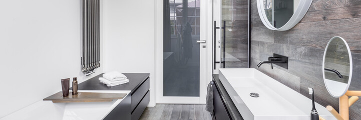 Bathroom with wood effect tiles