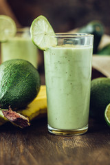 Avocado and banana smoothie - detox and healthy smoothie
