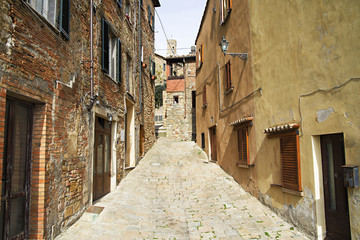 Fototapeta na wymiar beautiful old stone street in italy