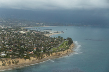 Obraz premium Aerial helicopter shot of Santa Barbara