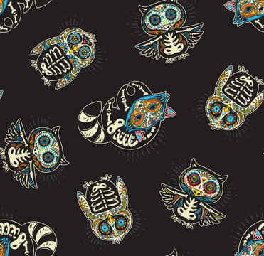 Seamless pattern with mexican skulls