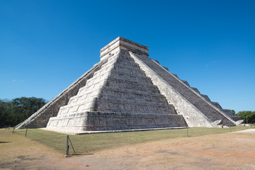 Ancient Mayan pyramid, Kukulcan Temple at Chichen Itza, Yucatan, Mexico