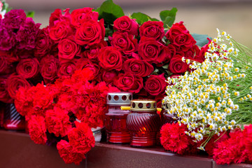 Flowers in memory of the victims in the St. Petersburg metro