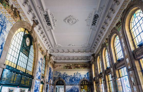Main hall of Sao Bento railway station in Porto city in Portugal
