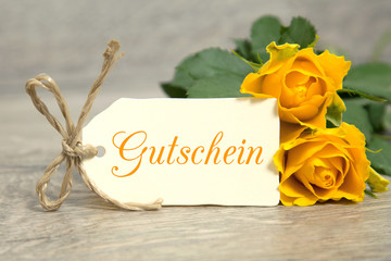 Rosen und Karte: Gutschein