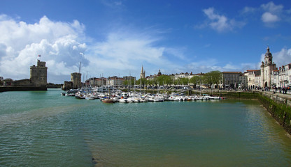 Fototapeta na wymiar vieux port de la Rochelle