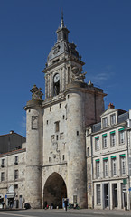 Fototapeta na wymiar La porte de la Grosse Horloge à La Rochelle
