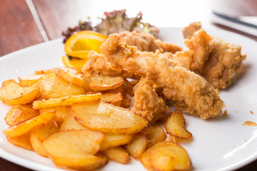 Chicken strips with potatoes