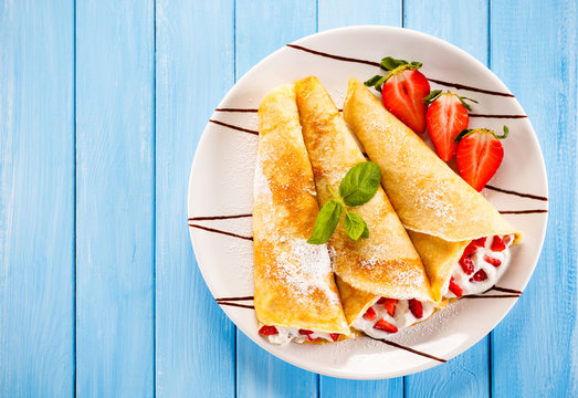 Sweet crepes with fruits