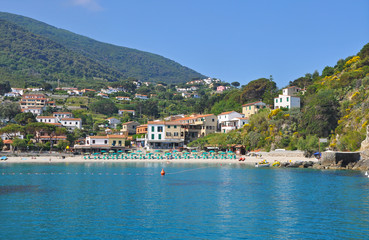 Fototapeta na wymiar Gorgeous beach on the island of Elba