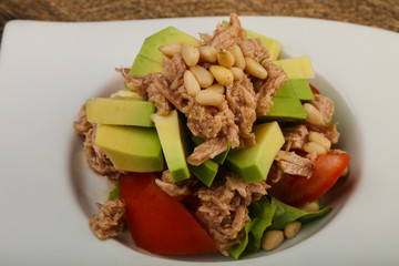Tuna and avocado salad