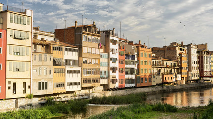 Fototapeta na wymiar Girona (Catalunya, Spain) houses along the river