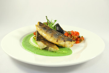 Grilled fish with vegetables