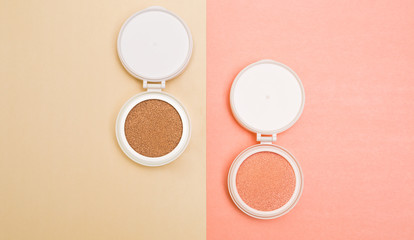 Tonal foundation and highlighter, base for make-up in the form of a cushion.