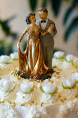 traditional wedding cake dessert for anniversary