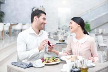Obraz na płótnie Canvas Romantic date in luxury restaurant