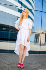 Obraz premium portrait of a beautiful girl in the street