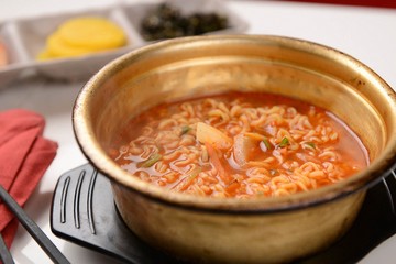 Hot Pot Ramen, 라면