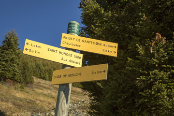 Panneau randonnée pédestre massif du Taillefer