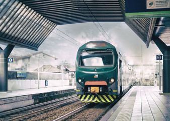 Fototapeta premium View of a train that arrives in station