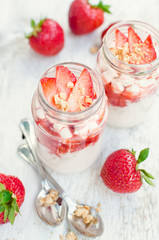 Yoghurt with strawberries