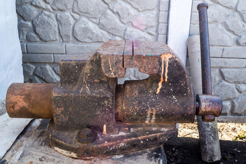 Old vise