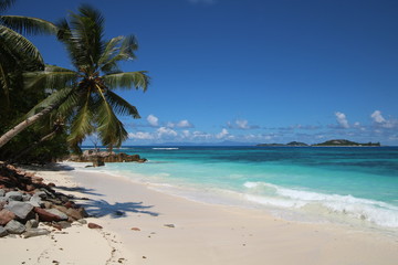 Plakat Beach Grand Anse, Anse Kerlan, Praslin Island, Seychelles, Indian Ocean, Africa / The beautiful white sandy beach is bordered by large red granite rocks.